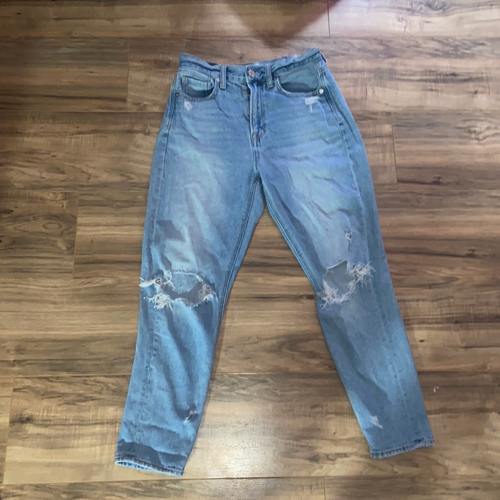 mom jeans-american eagle